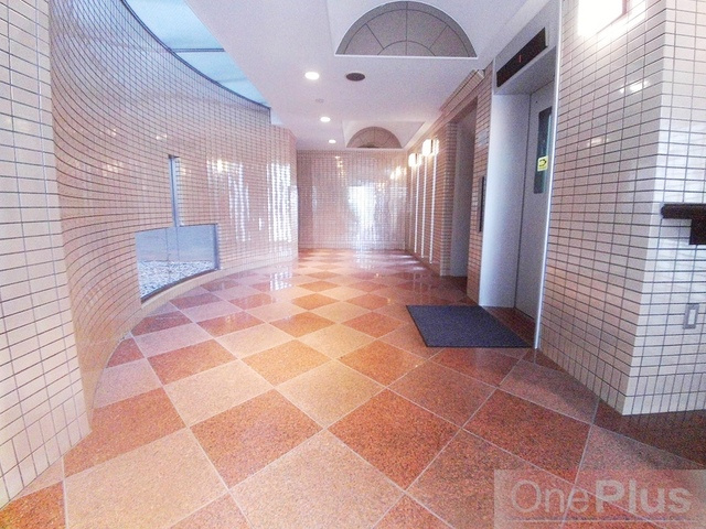 ライオンズマンション灘南のエントランス