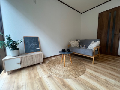 【居間・リビング】 | 藤沢市下土棚　戸建て | こちらのリビングで趣味の時間をお楽しみください