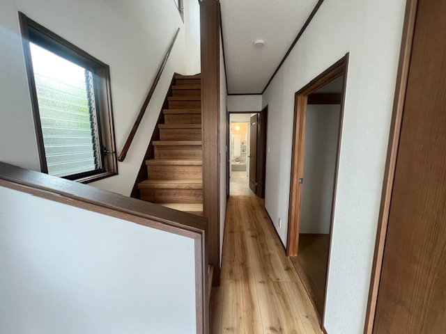 【内装】 | 藤沢市下土棚　戸建て | 明るい色調の室内です