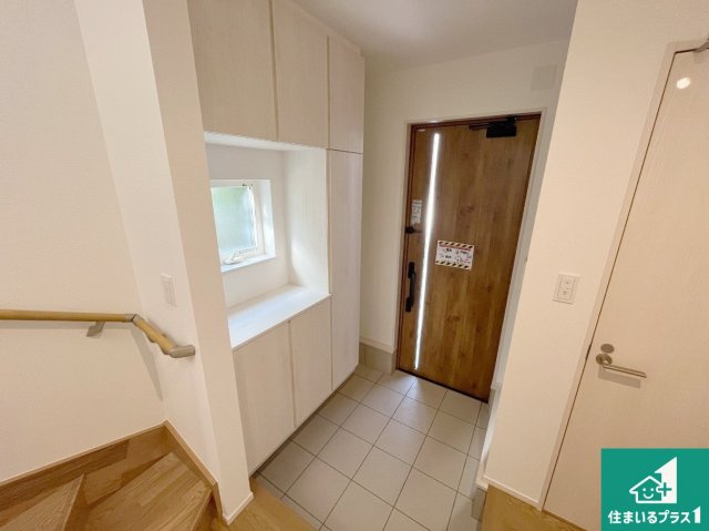 神戸市西区狩場台　第26期　新築一戸建ての玄関|シューズボックスにはたくさんの靴が収納できるので玄関周りはいつもスッキリ！ご家族が増えても安心！