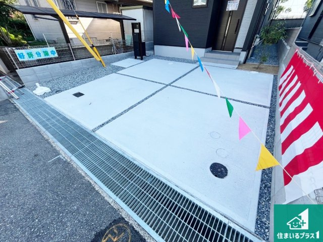 神戸市西区狩場台　第26期　新築一戸建ての駐車場|並列２台駐車可能！ゆとりの駐車スペースで車庫入れもスムーズ！