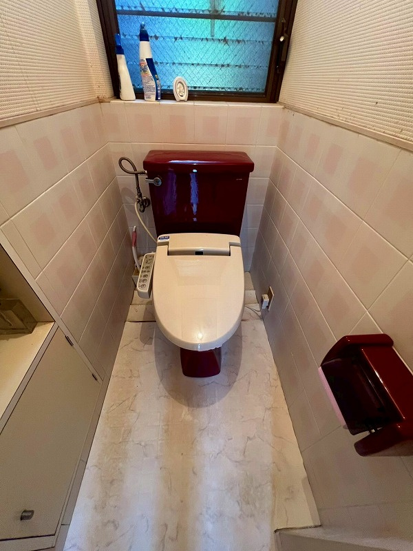 南部町阿賀中古戸建　母屋のトイレ|綺麗に手入れされております。