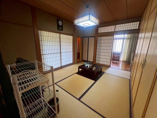 南部町阿賀中古戸建　母屋の和室|和室六畳です。