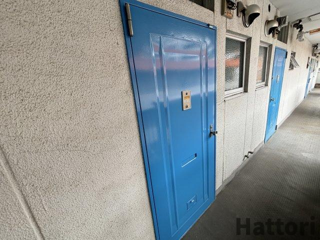 栄穂マンションの玄関