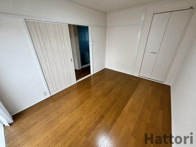 栄穂マンションの居間・リビング