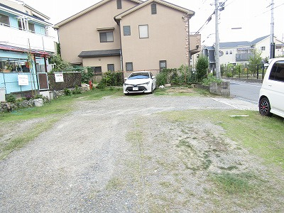ゾナフーテフカザワの駐車場