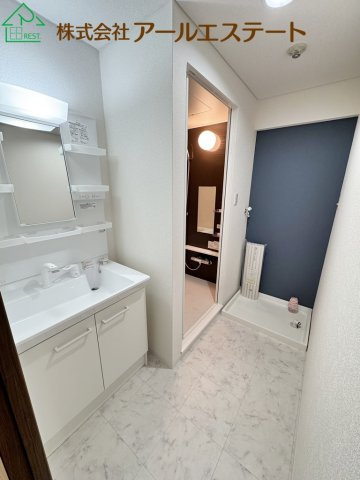 ネオハイツ姫路アメティ228　山陽電鉄「西飾磨駅」徒歩15分の独立洗面台