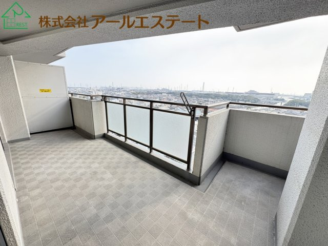 ネオハイツ姫路アメティ228　山陽電鉄「西飾磨駅」徒歩15分のバルコニー