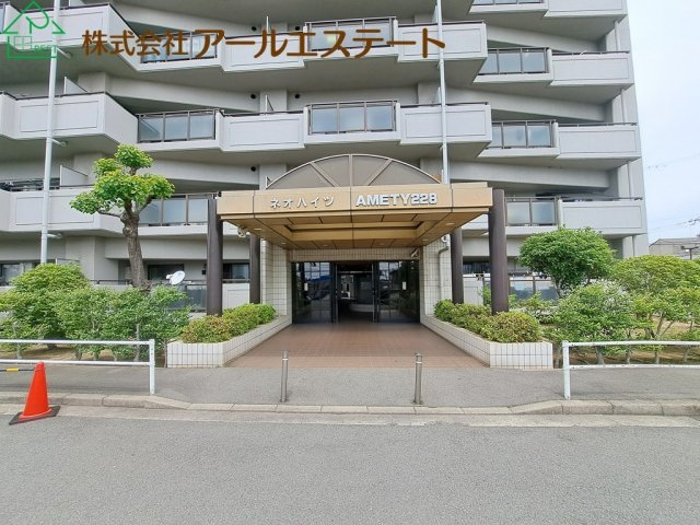 ネオハイツ姫路アメティ228　山陽電鉄「西飾磨駅」徒歩15分のエントランス