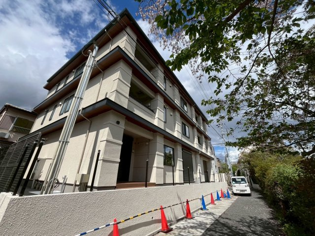 クレア岡本の外観