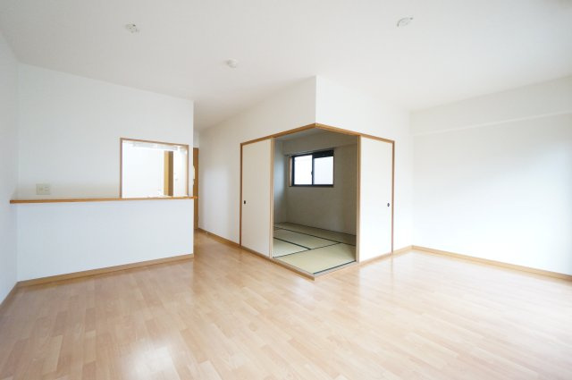 ゼファーシャン・ティオン蘇我壱番館の居間・リビング|水曜日、営業時間外もご相談ください！
※すべて同タイプのお写真です