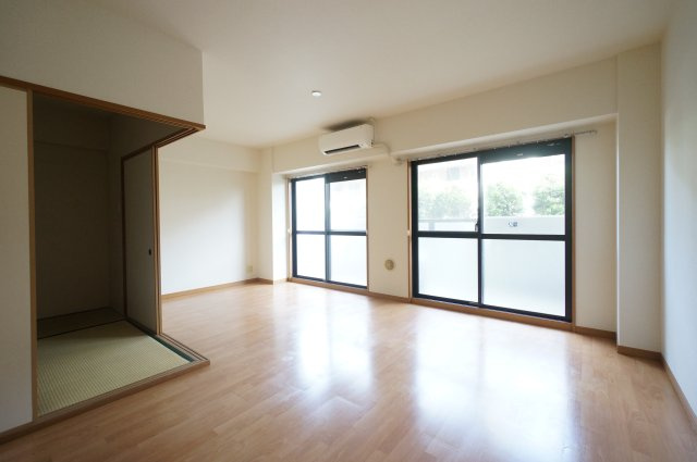 ゼファーシャン・ティオン蘇我壱番館の居間・リビング|当日の見学大歓迎！
※すべて同タイプのお写真です