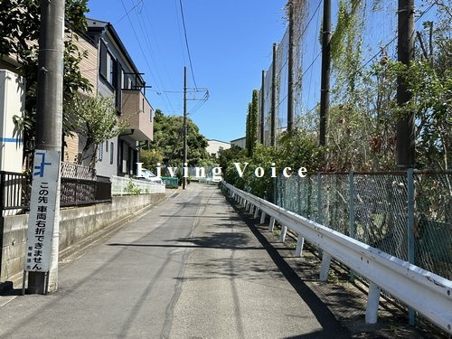 【前面道路含む現地写真】 | 【仲介手数料０円】相模原市南区新戸第14　新築一戸建て　2号棟　全2棟 | 相模原市南区新戸第14　新築一戸建て　全2棟