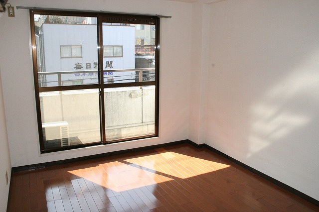 エクセレント河の洋室|コンパクトで使いやすい洋室です