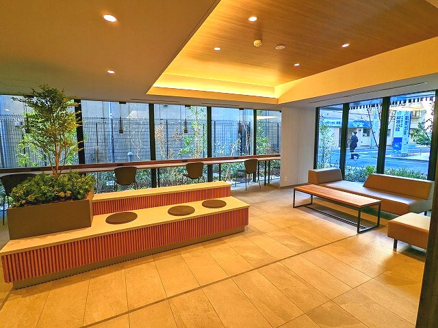 ミリアレジデンス浅草橋Ⅱのロビー|デスクワーク対応のロビーです