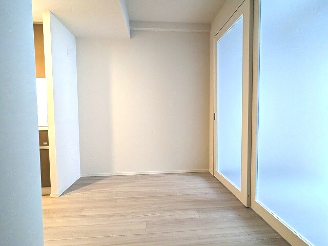 ミリアレジデンス浅草橋Ⅱの設備|スライドドアを閉めたダイニングキッチンです