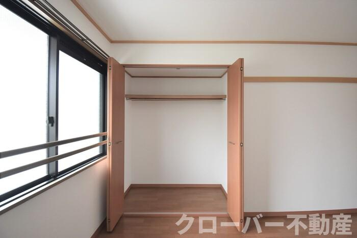 コウジィーコート前川の収納|クローゼット