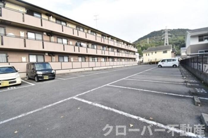 コウジィーコート前川の外観