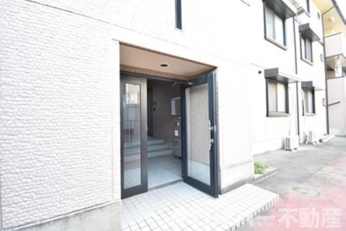 コウジィーコート前川のエントランス|エントランス