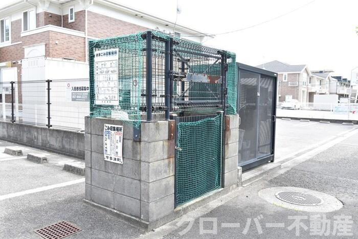 コウジィーコート前川のその他共用部分|ゴミ庫
