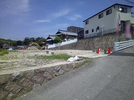 安芸郡府中町桃山２丁目の前面道路含む現地写真
