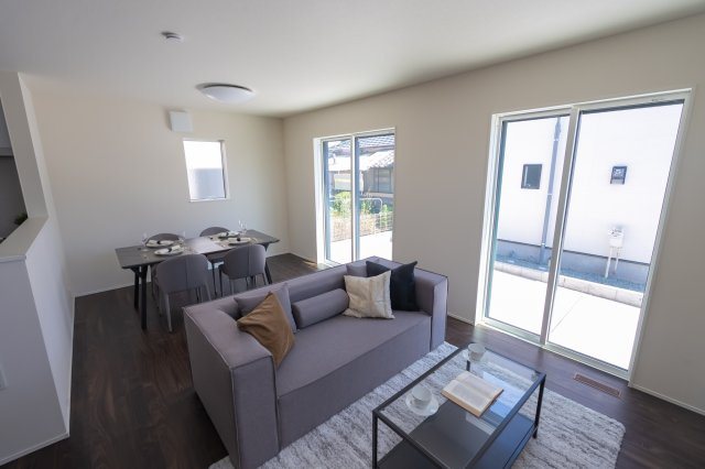 【居間・リビング】 | リナージュ熊本市東区水源23-1期　1号棟