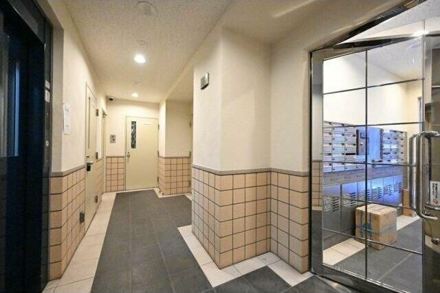 ローズマンションミヤハラのエントランス