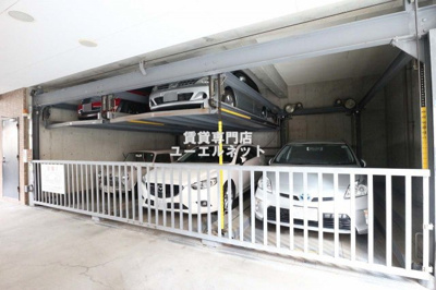 【駐車場】 | フォレステージュ江坂垂水町 | 敷地内駐車場です