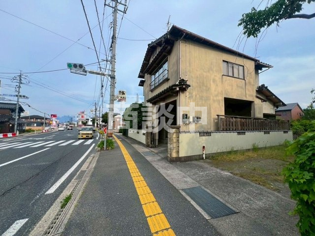 車尾中古戸建の前面道路含む現地写真|国道9号線に面しております。