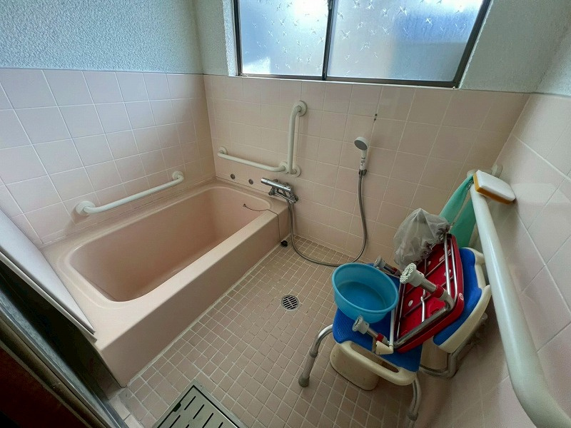 車尾中古戸建の浴室|綺麗に手入れされております。