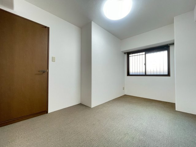 鹿児島市東郡元町の中古マンションの洋室