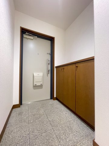 鹿児島市東郡元町の中古マンションの玄関