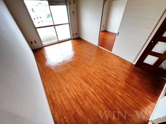 サンシャトレ神ノ輪の居間・リビング|イメージ（同建物内別部屋の写真です）