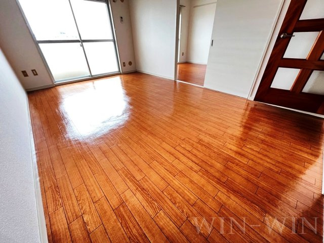 サンシャトレ神ノ輪の居間・リビング|イメージ（同建物内別部屋の写真です）