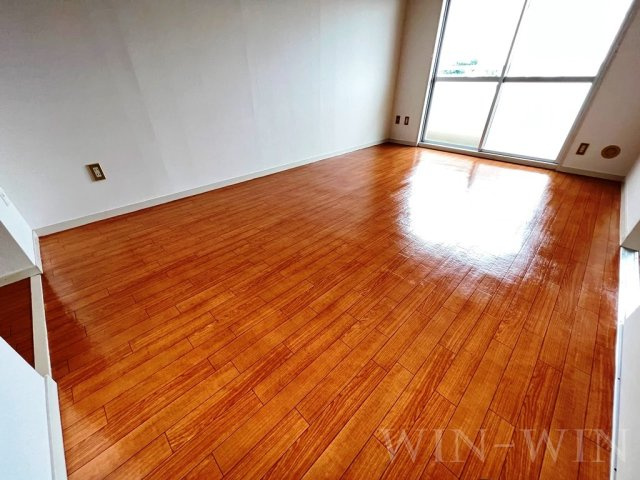 サンシャトレ神ノ輪の居間・リビング|イメージ（同建物内別部屋の写真です）