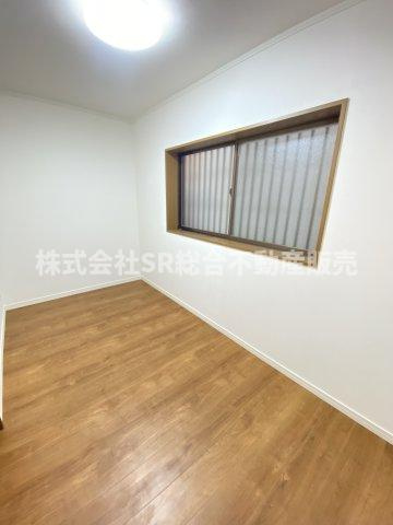 若江南町2丁目中古戸建の洋室|コンパクトで使いやすい洋室です