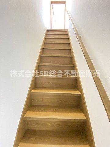 若江南町2丁目中古戸建の内装|リフォームや住宅ローン・東大阪市の不動産の事なら弊社にお任せ下さいませ！
各地域の特徴・グルメ・裏道やその他、細かい情報等も熟知した
東大阪市出身のスタッフが新生活を送るお客様をサポート致します！