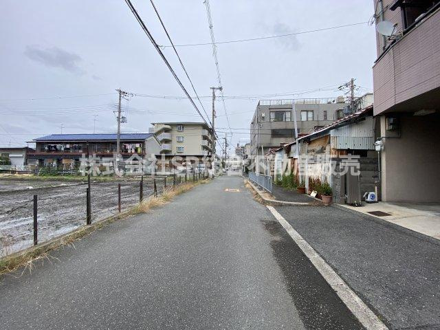 若江南町2丁目中古戸建の前面道路含む現地写真|前面道路含む現地写真です