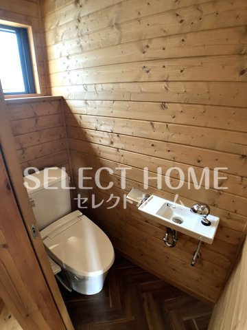 【トイレ】 | 大字深溝字緑台戸建 | ゆったりとした空間のトイレです
