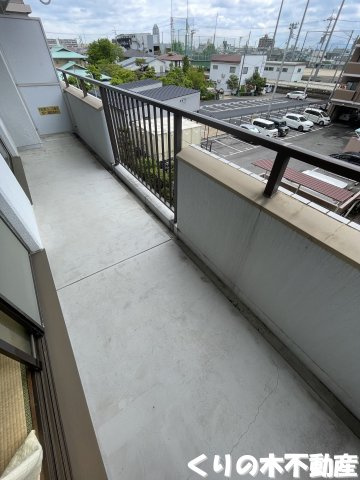 【バルコニー】 | センチュリーハイツ | 陽当たり良好なバルコニーです
