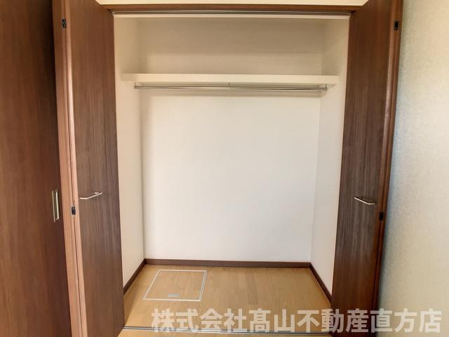 直方市大字頓野のアパートの収納