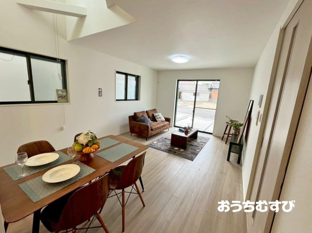 北区大我麻町の居間・リビング