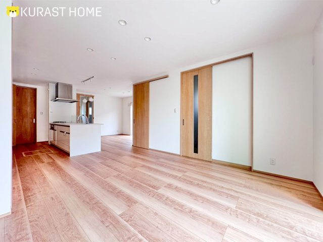 京都市西京区川島三重町　新築戸建の居間・リビング