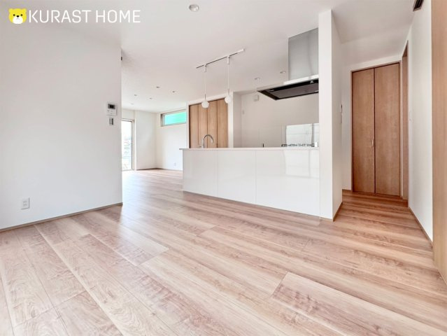 京都市西京区川島三重町　新築戸建の居間・リビング