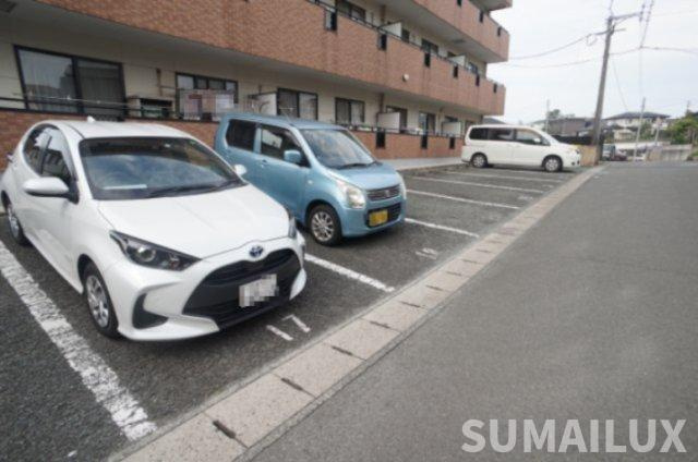 ペルファヴォーレの駐車場
