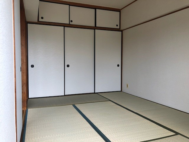 横地ビルの寝室