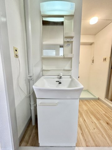 横地ビルの独立洗面台