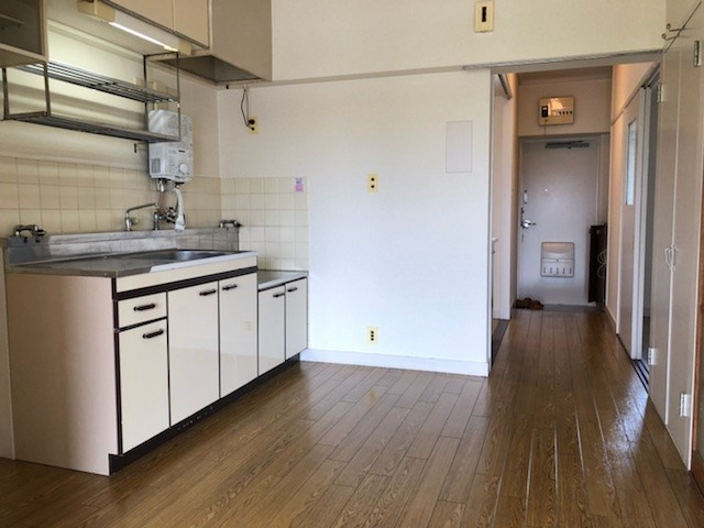 横地ビルの居間・リビング