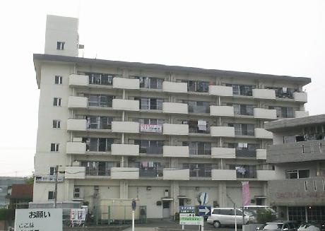 横地ビルのエントランス