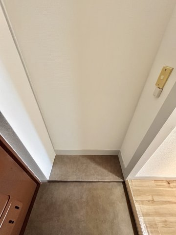 横地ビルの玄関